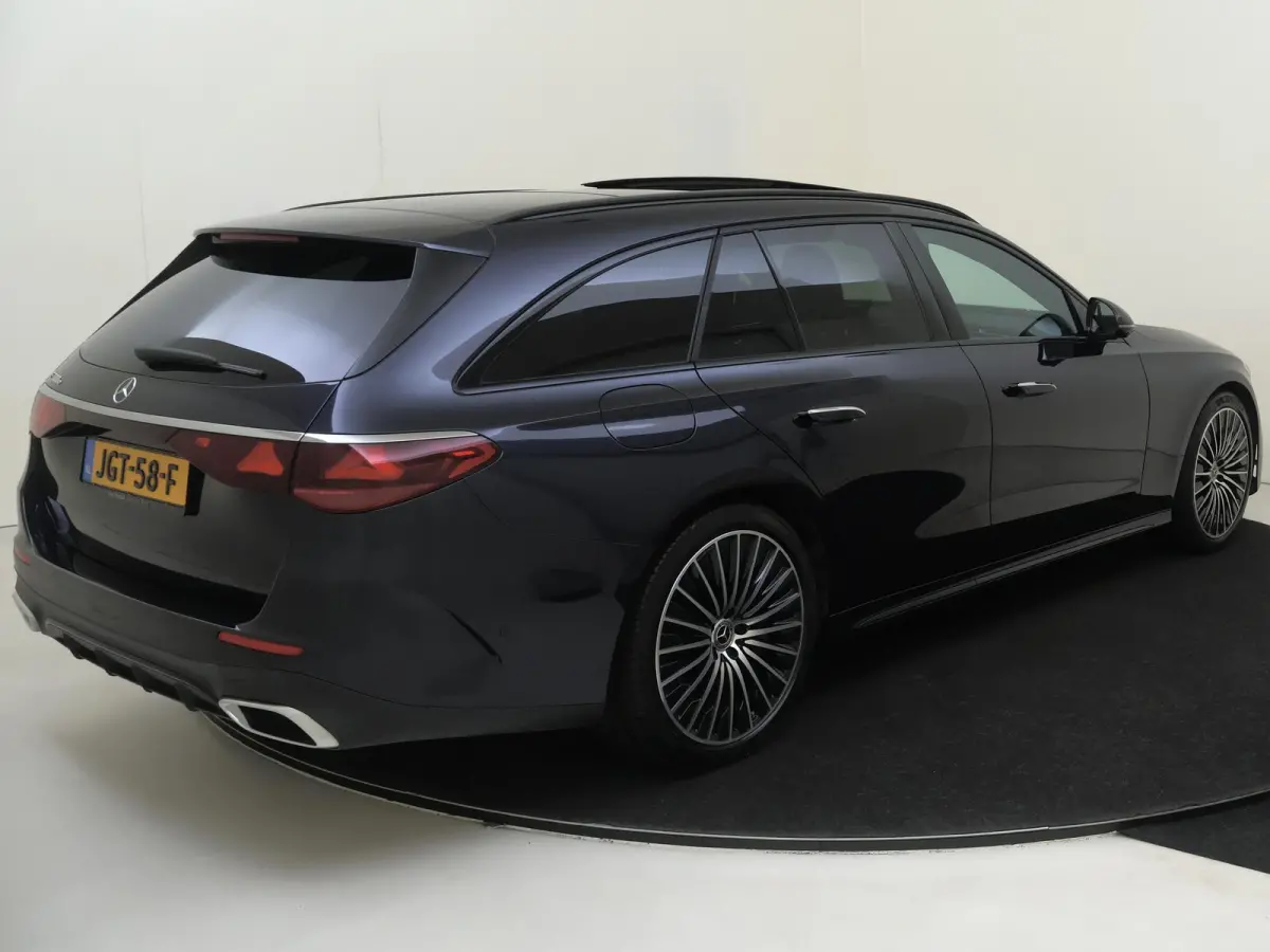 300 e Sport Edition / Panoramadak/ SUPERSCREEN/ Night/ 20 inch/ Burmester 4D/