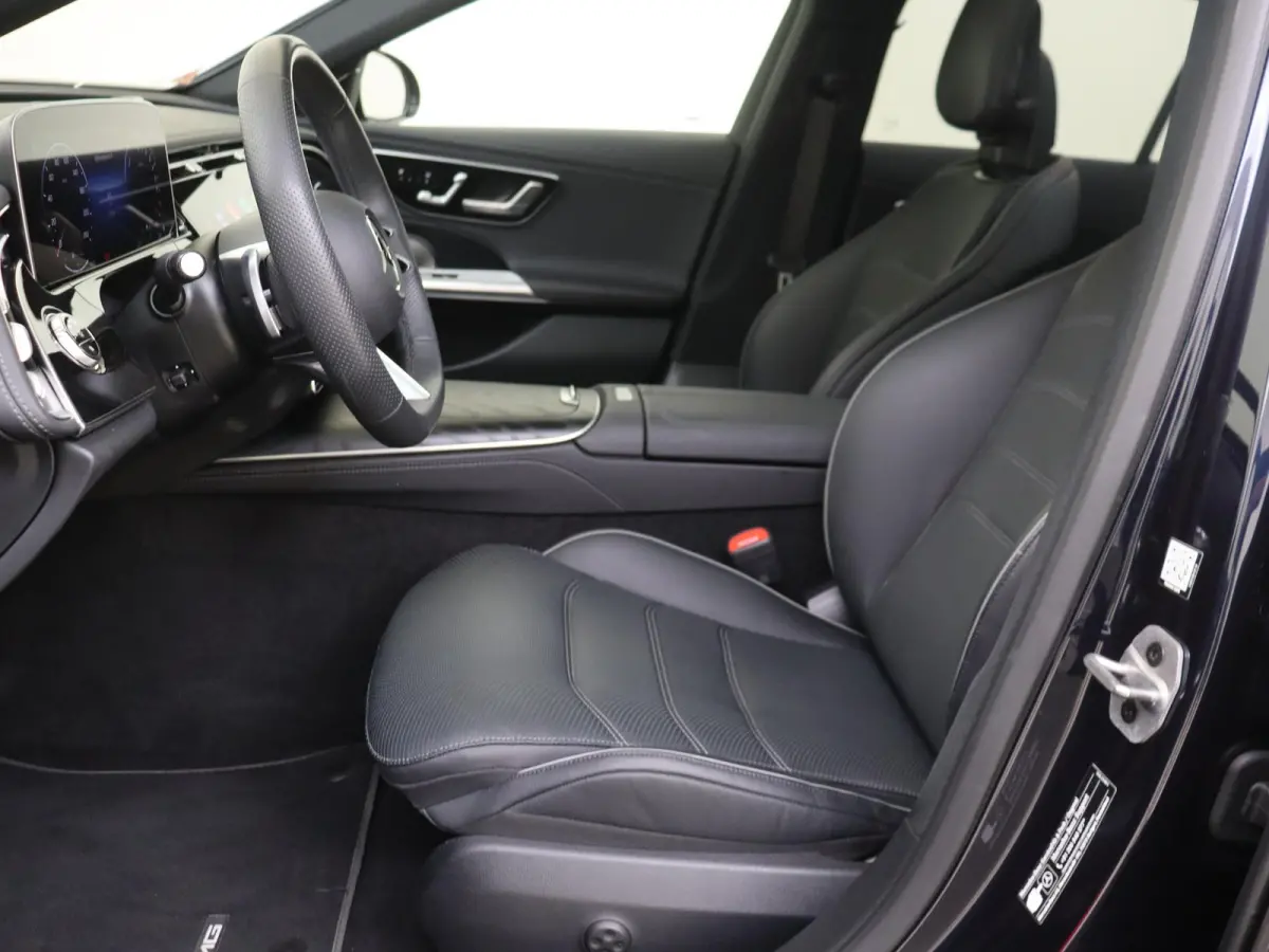 300 e Sport Edition / Panoramadak/ SUPERSCREEN/ Night/ 20 inch/ Burmester 4D/
