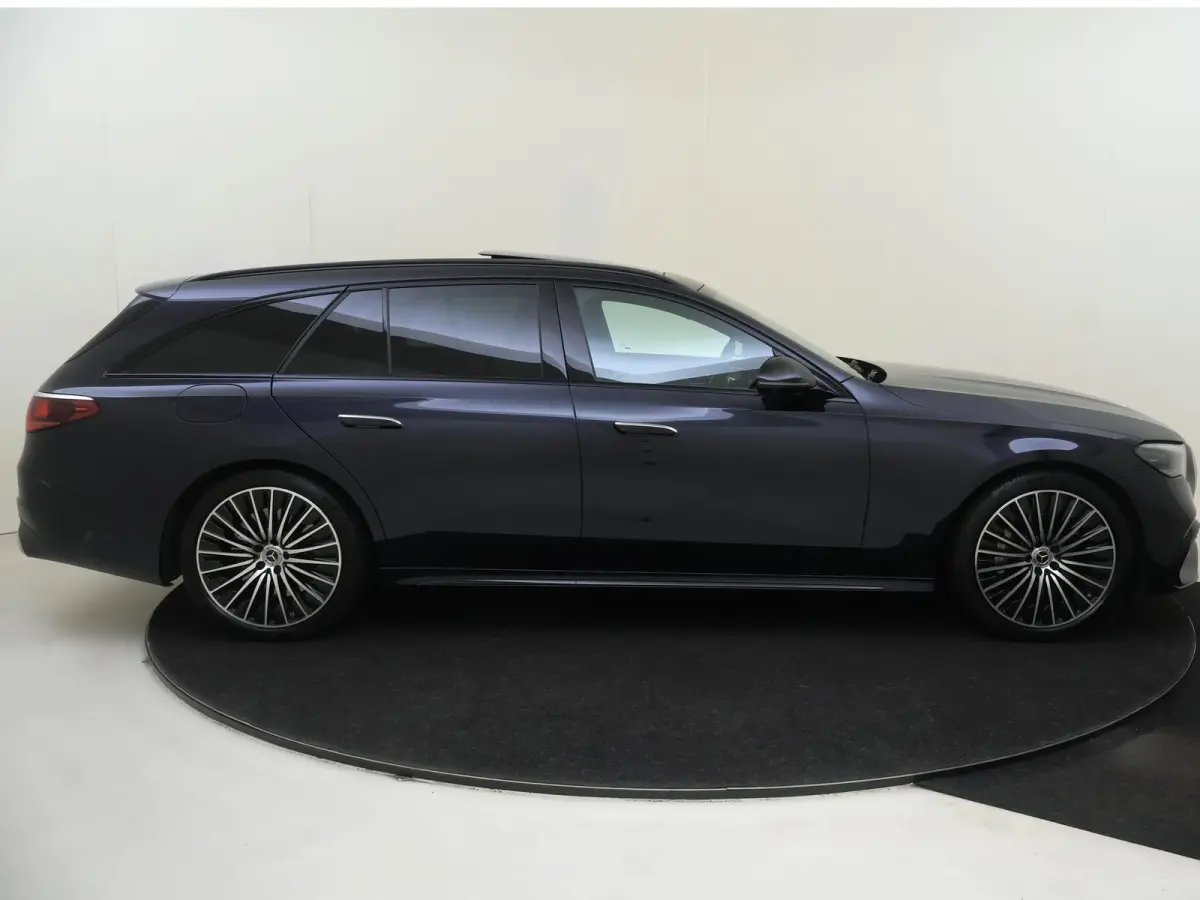 300 e Sport Edition / Panoramadak/ SUPERSCREEN/ Night/ 20 inch/ Burmester 4D/