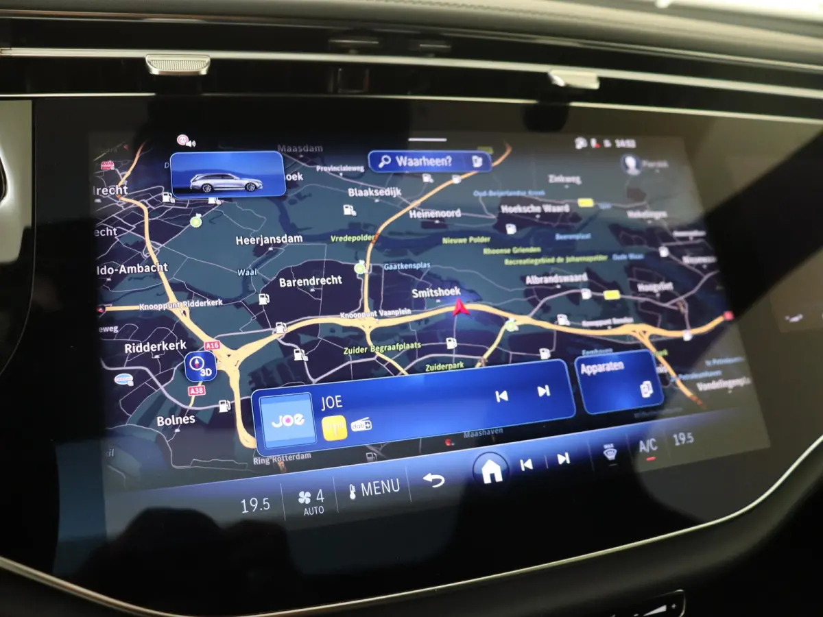300 e Sport Edition / Panoramadak/ SUPERSCREEN/ Night/ 20 inch/ Burmester 4D/