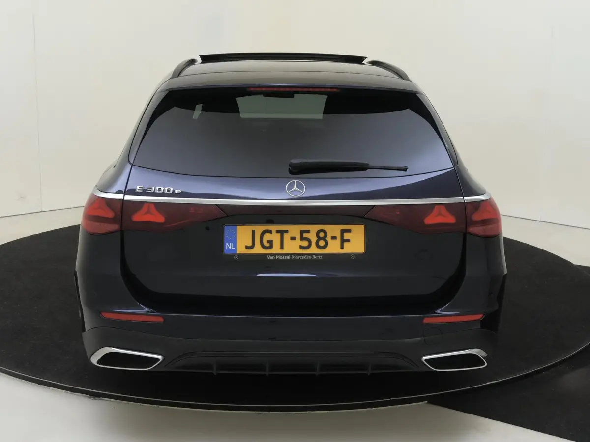300 e Sport Edition / Panoramadak/ SUPERSCREEN/ Night/ 20 inch/ Burmester 4D/
