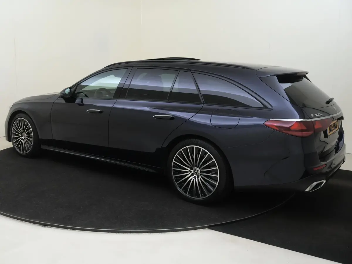 300 e Sport Edition / Panoramadak/ SUPERSCREEN/ Night/ 20 inch/ Burmester 4D/
