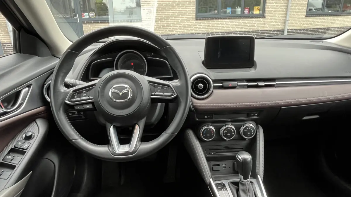 2.0 SkyActiv-G 120 GT-Luxury | Head-up | Getinte ramen | Automaat | Leer | Stoel verwarming