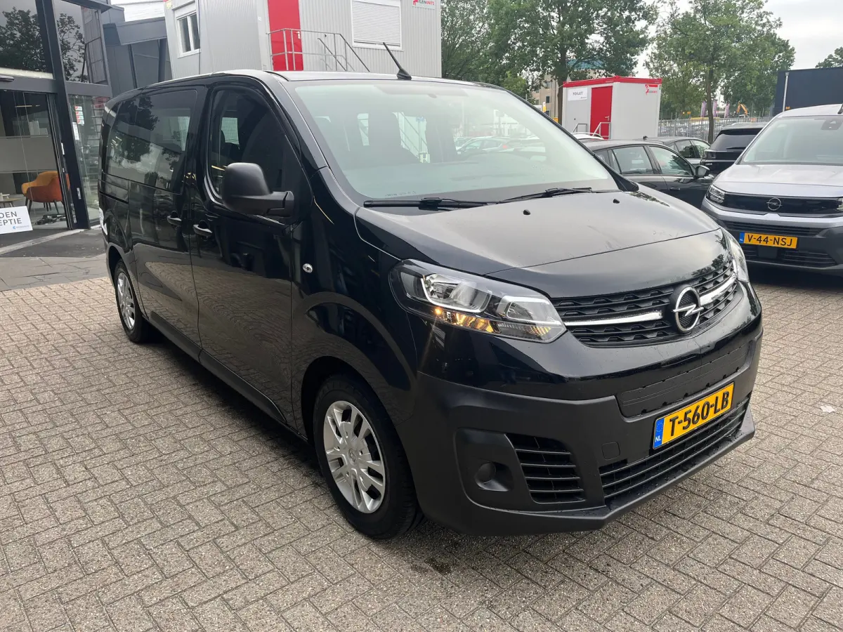Electric L2 50 kWh | 9- Persoons | Navi by app | | 2 zitplaatsen rechtsvoor | Achterklep met ruit | Achterruitwisser