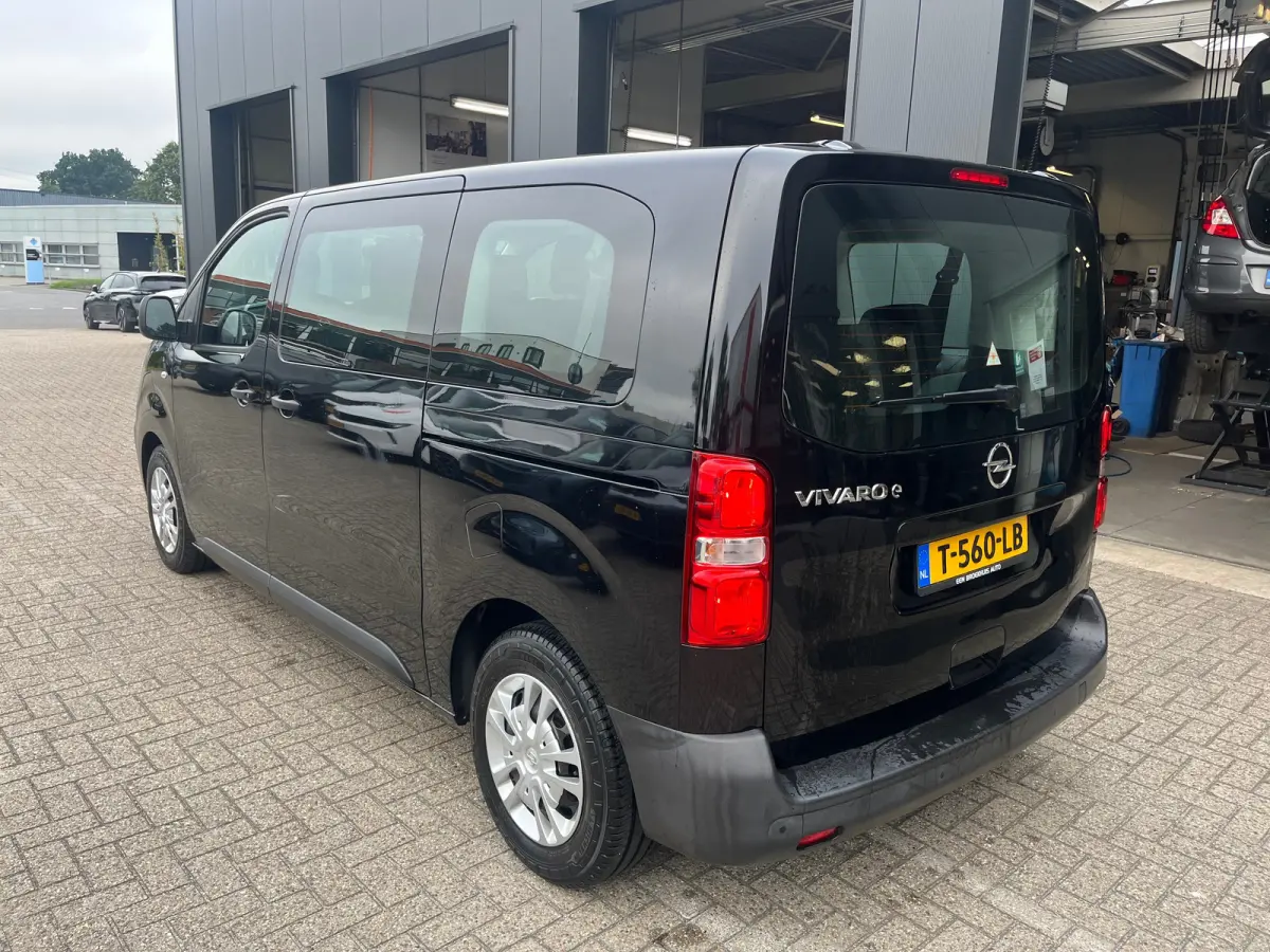 Electric L2 50 kWh | 9- Persoons | Navi by app | | 2 zitplaatsen rechtsvoor | Achterklep met ruit | Achterruitwisser