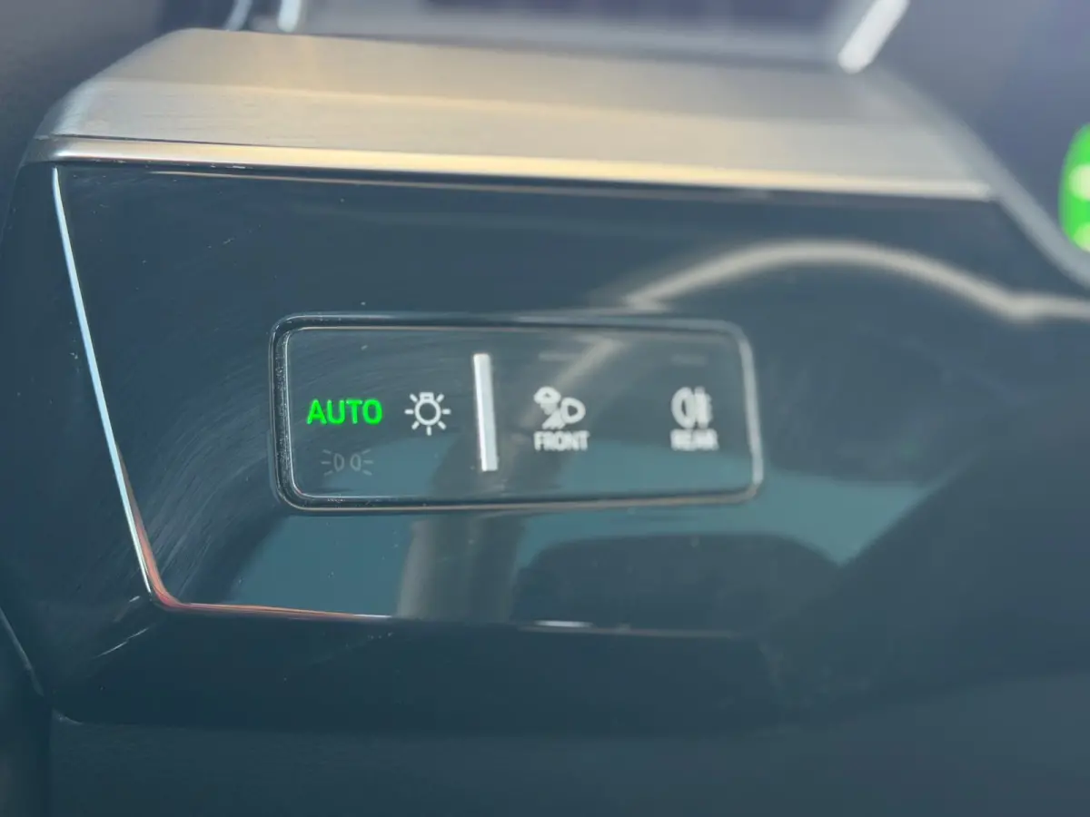50 quattro S-Line edition (NL-auto, Panorama, StoelV, Carplay, Camera, PDC, Etc)