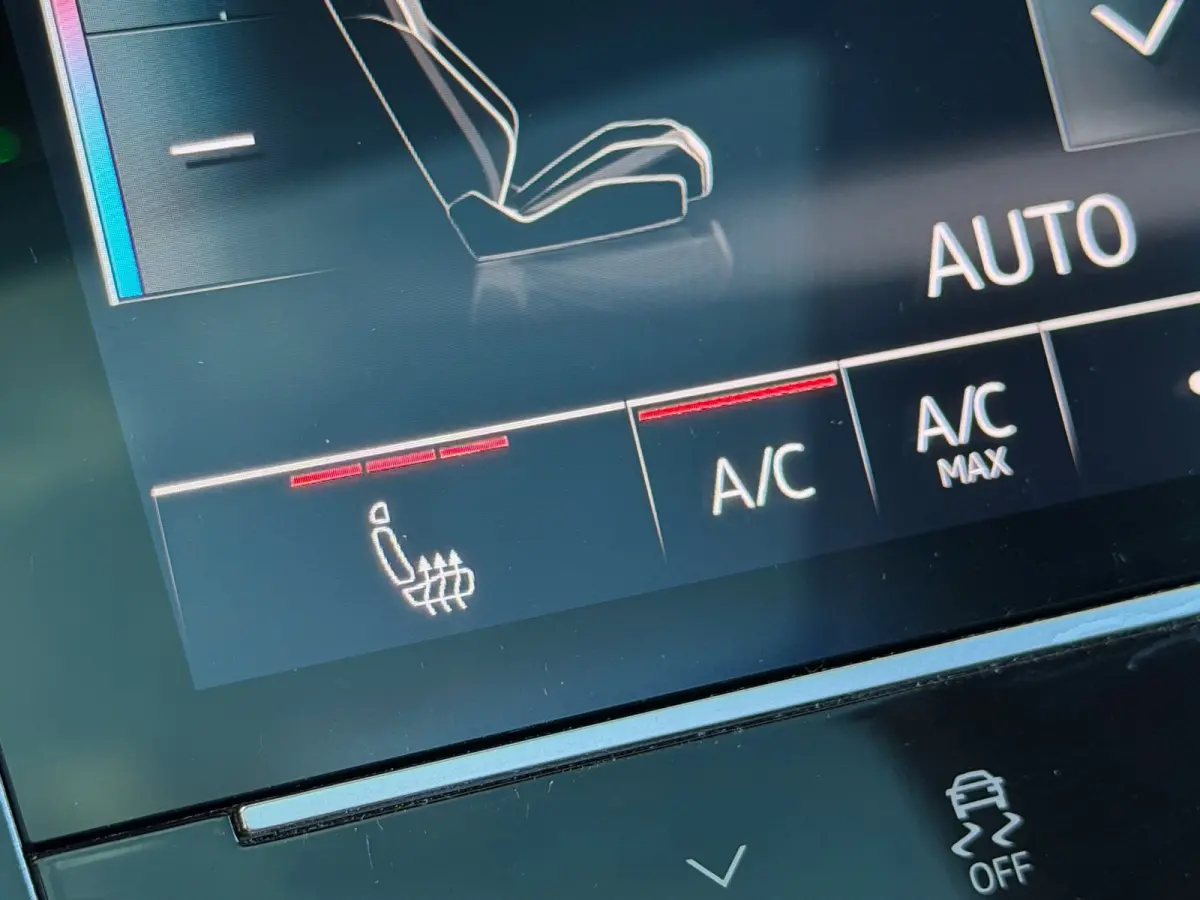 50 quattro S-Line edition (NL-auto, Panorama, StoelV, Carplay, Camera, PDC, Etc)