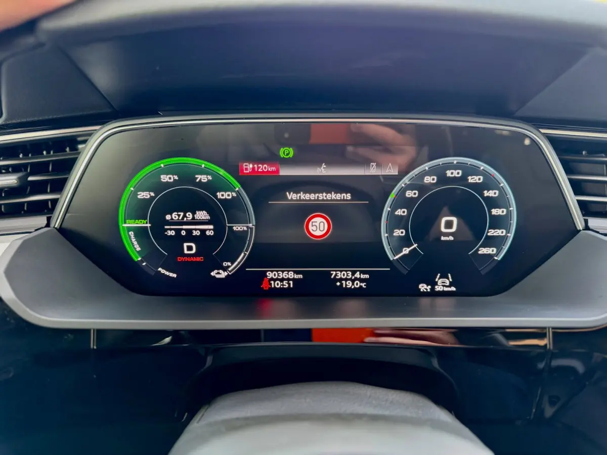 50 quattro S-Line edition (NL-auto, Panorama, StoelV, Carplay, Camera, PDC, Etc)