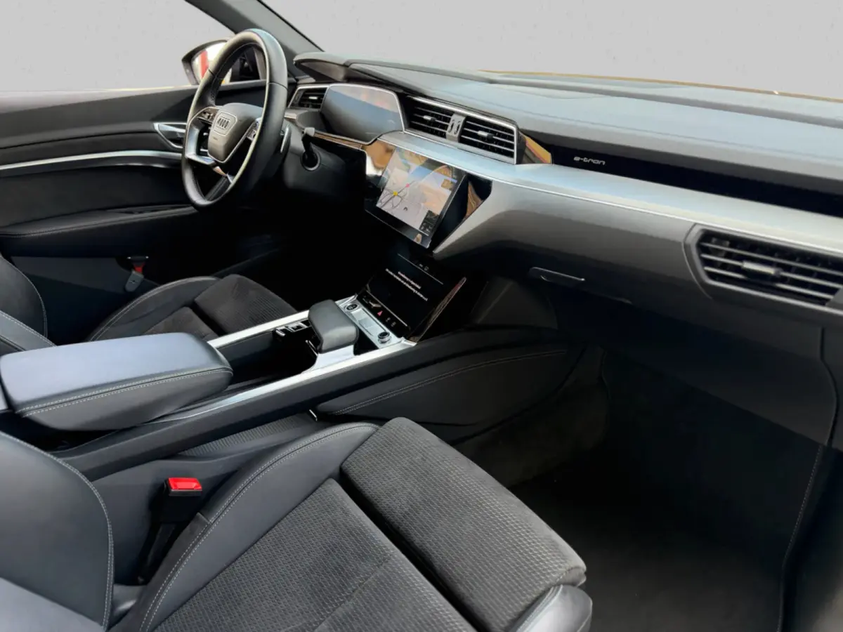 50 quattro S-Line edition (NL-auto, Panorama, StoelV, Carplay, Camera, PDC, Etc)