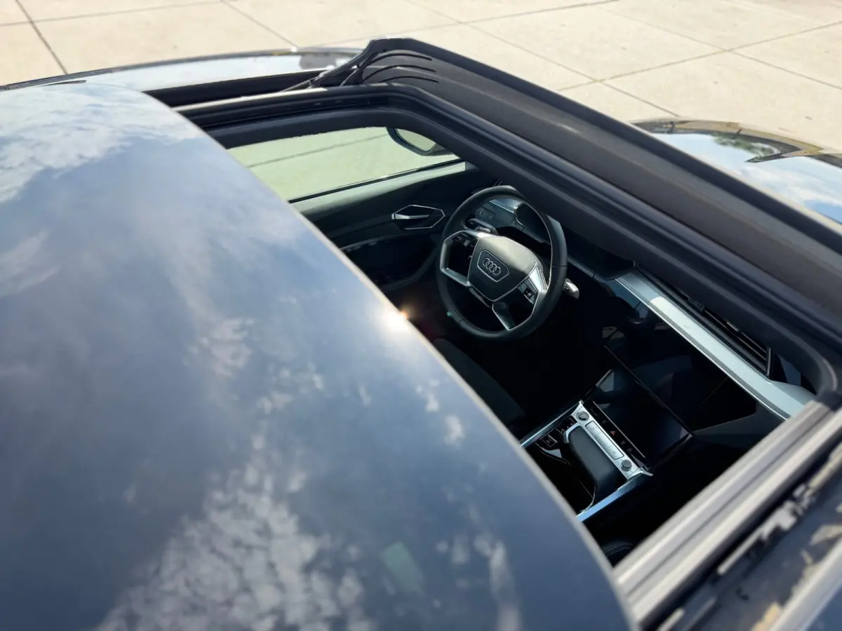 50 quattro S-Line edition (NL-auto, Panorama, StoelV, Carplay, Camera, PDC, Etc)