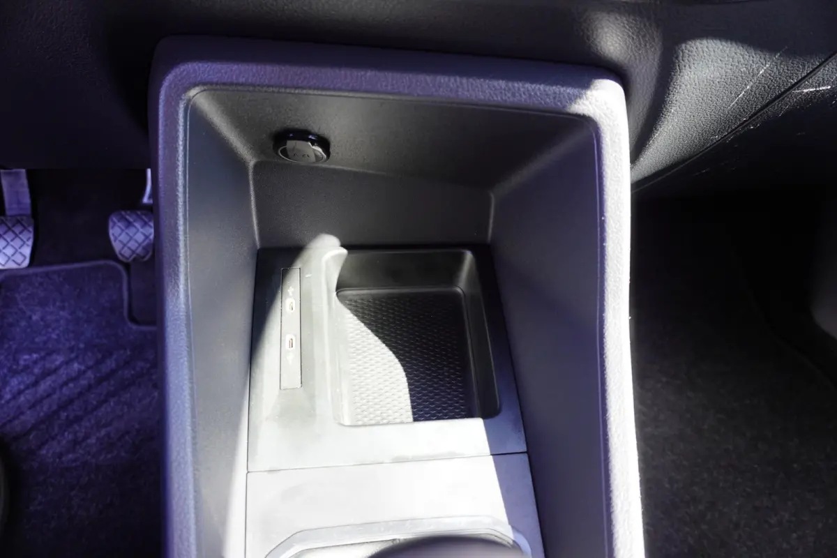 122pk Navigatie Trekhaak Camera Parkeersensoren Cruise control Apple Carplay