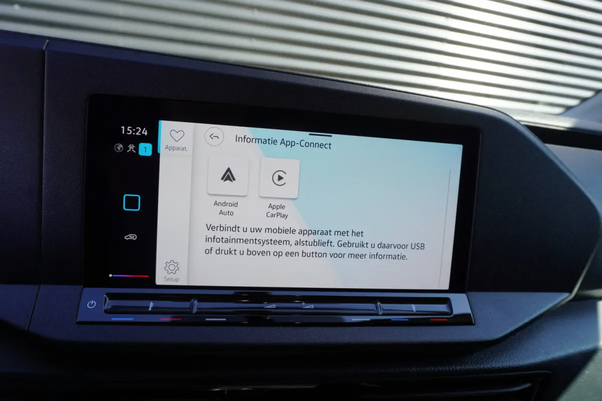 122pk Navigatie Trekhaak Camera Parkeersensoren Cruise control Apple Carplay