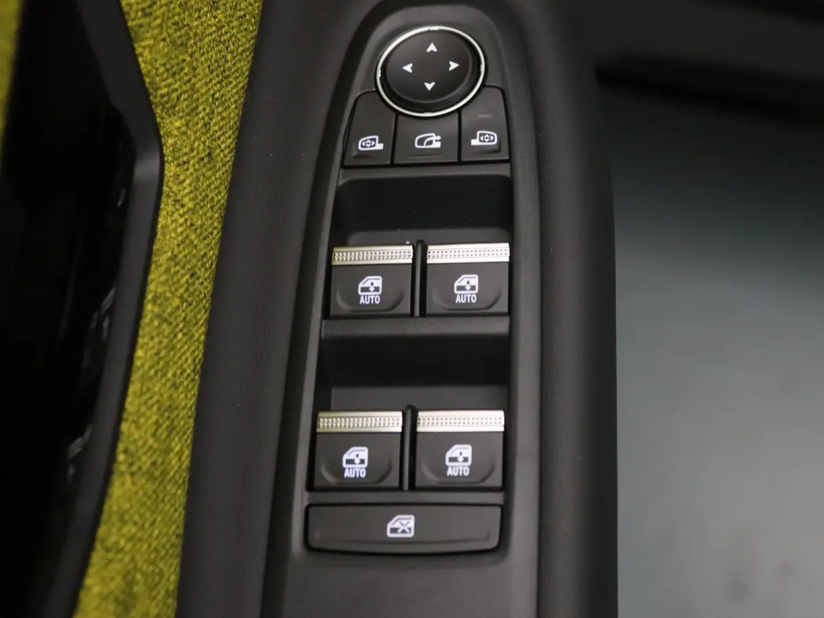 comfort range iconic cinq 52 kWh Apple Carplay/Android Auto | Climate