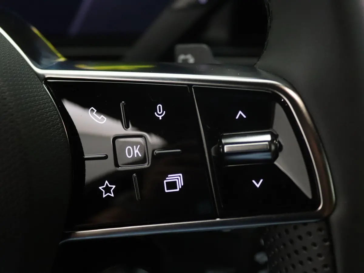 comfort range iconic cinq 52 kWh Apple Carplay/Android Auto | Climate