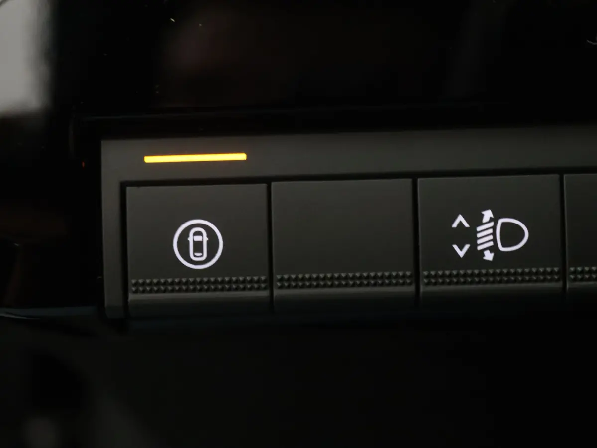 comfort range iconic cinq 52 kWh Apple Carplay/Android Auto | Climate
