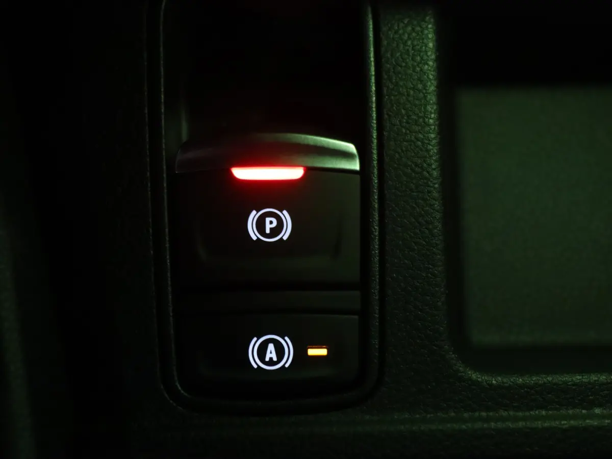 comfort range iconic cinq 52 kWh Apple Carplay/Android Auto | Climate