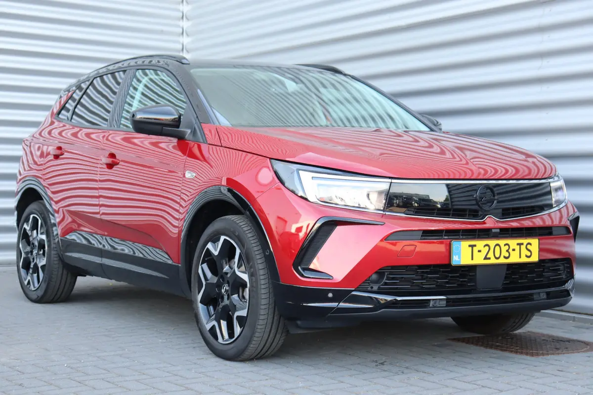 1.2 TURBO 130PK LEVEL 4 ULTIMATE AUTOMAAT / NAVI / LEDER / CLIMA / LED / PDC / AGR / 19" LMV / BLUETOOTH / CRUISECONTROL / 1E EIGENAAR / NIEUWSTAAT !!