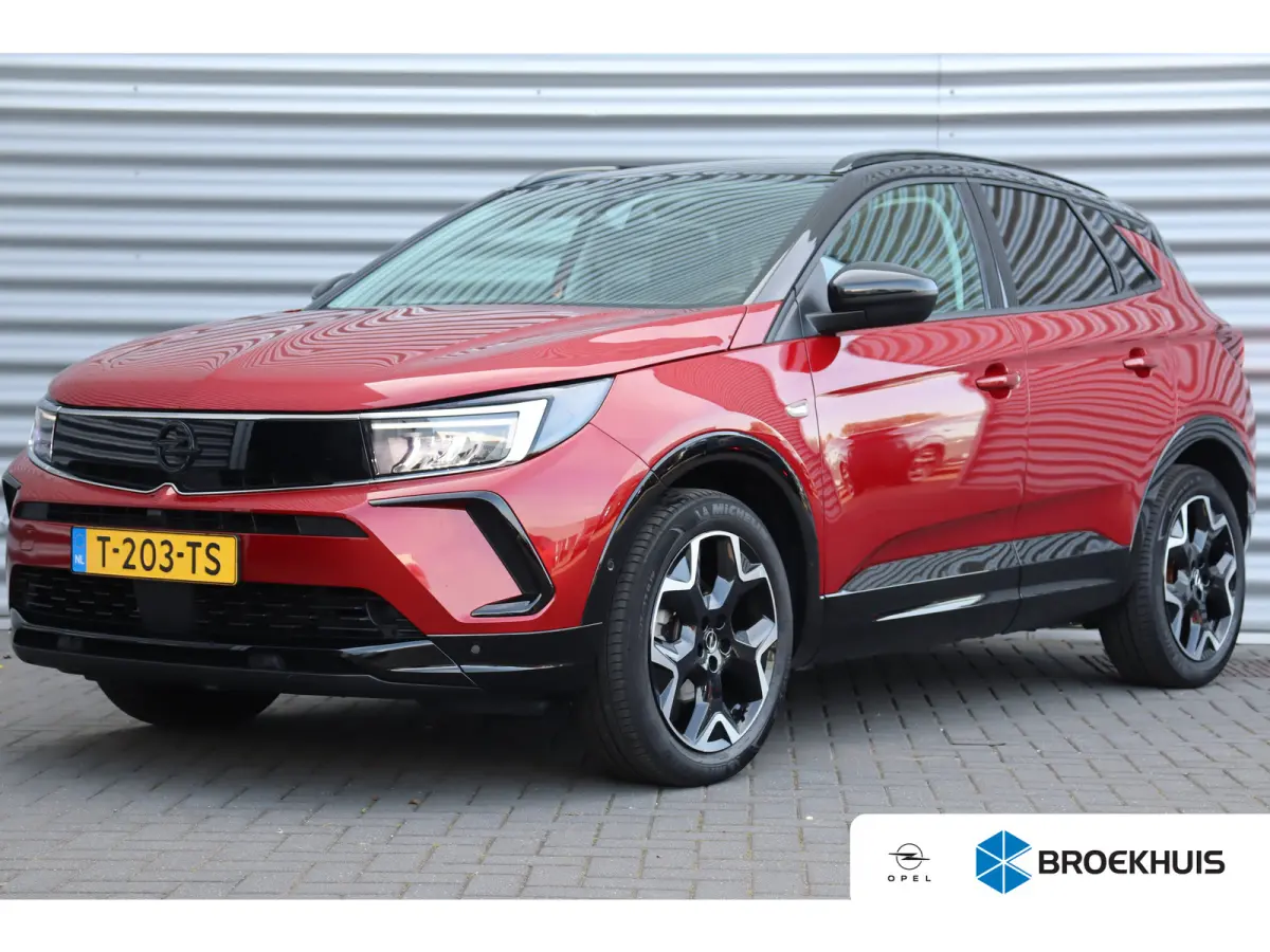 1.2 TURBO 130PK LEVEL 4 ULTIMATE AUTOMAAT / NAVI / LEDER / CLIMA / LED / PDC / AGR / 19" LMV / BLUETOOTH / CRUISECONTROL / 1E EIGENAAR / NIEUWSTAAT !!