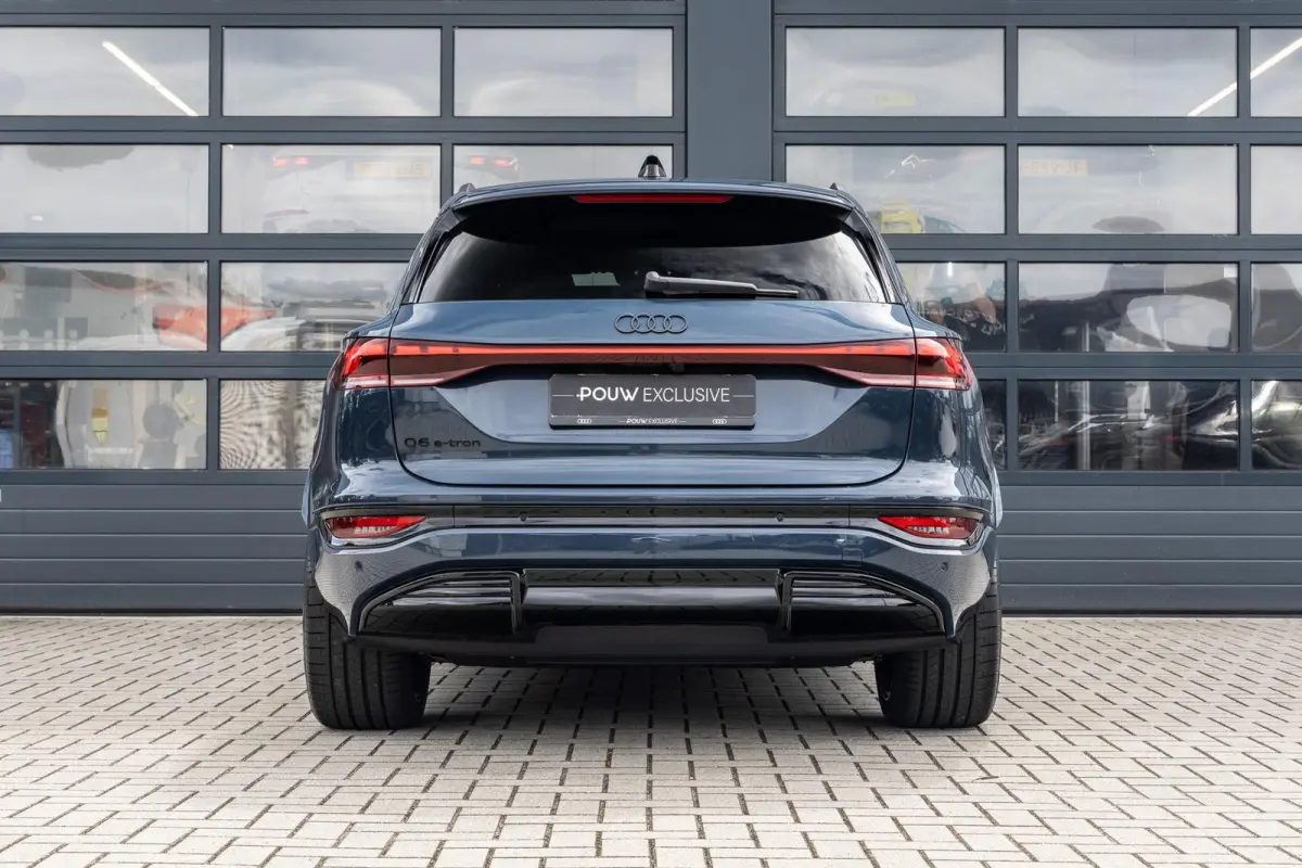 252pk S Edition 83 kWh | Panoramadak | Luchtvering | Trekhaak Wegklapbaar | 22" Velgen