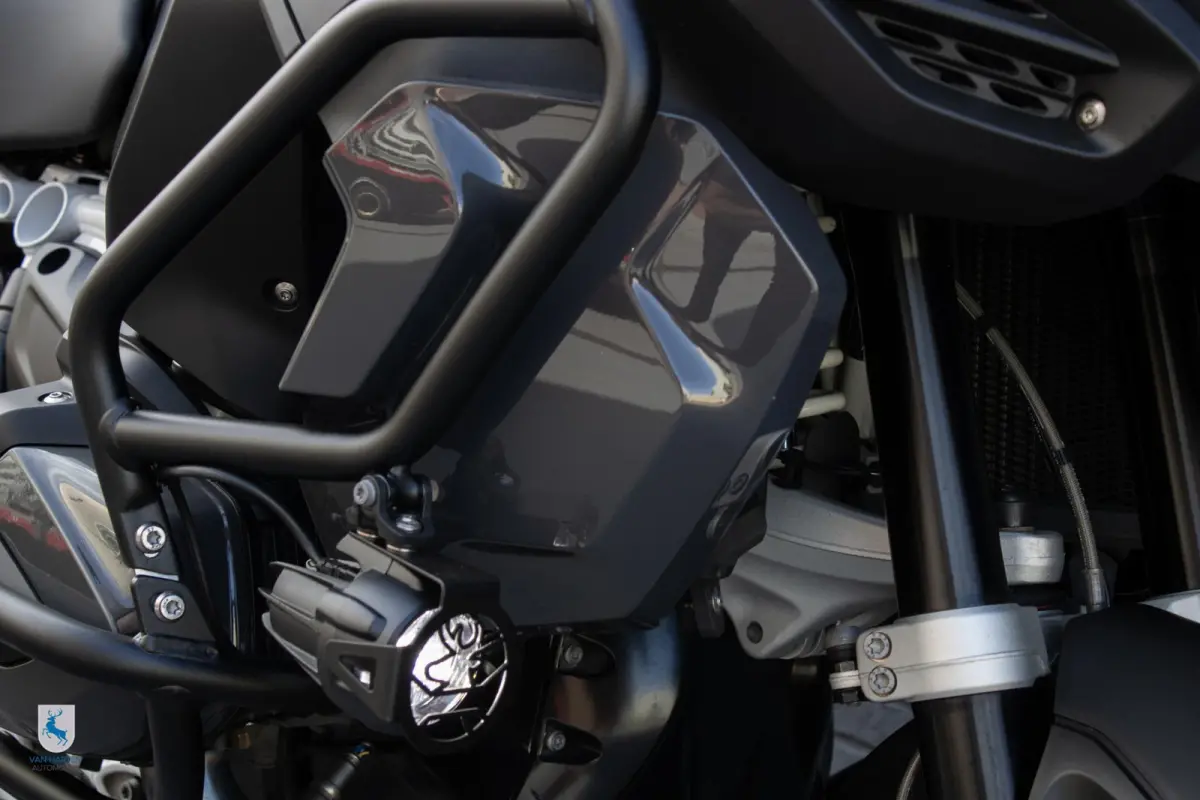 Dravit / Van Harten Design / Titanium Full Akrapovic