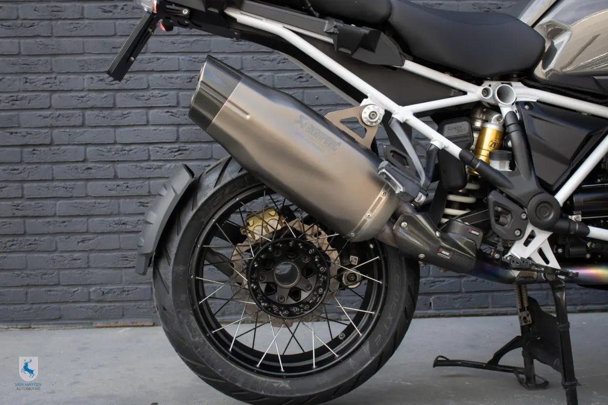 Dravit / Van Harten Design / Titanium Full Akrapovic