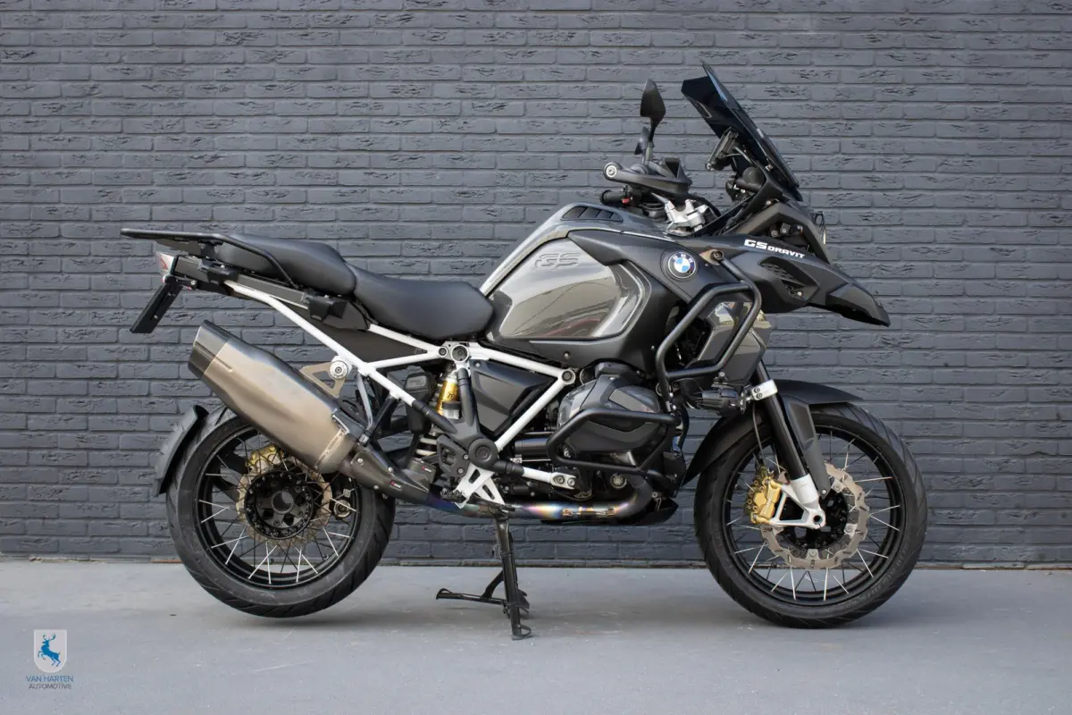 Dravit / Van Harten Design / Titanium Full Akrapovic