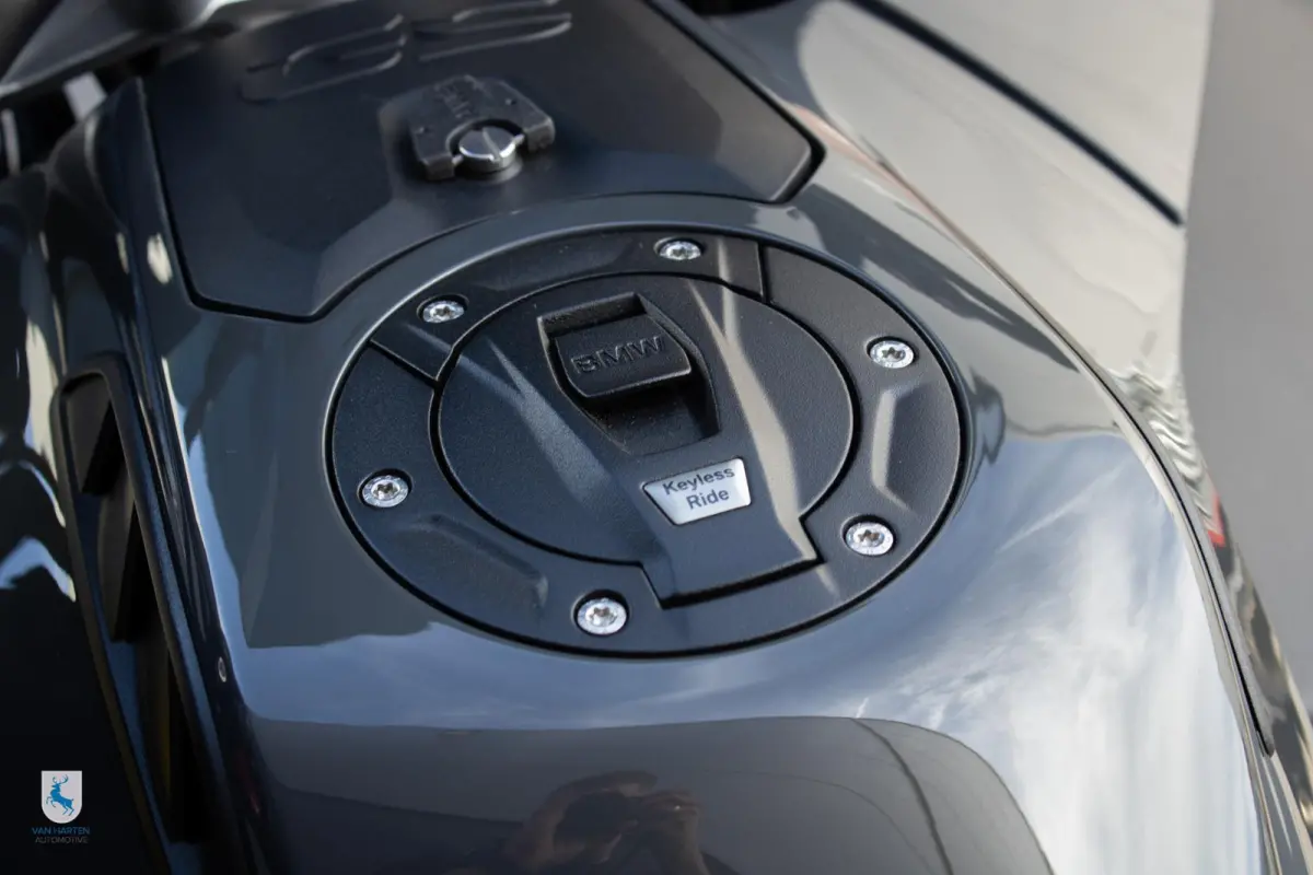 Dravit / Van Harten Design / Titanium Full Akrapovic