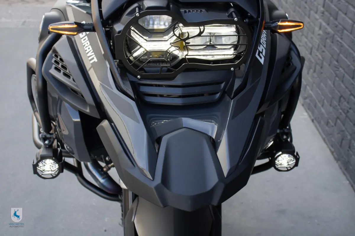 Dravit / Van Harten Design / Titanium Full Akrapovic