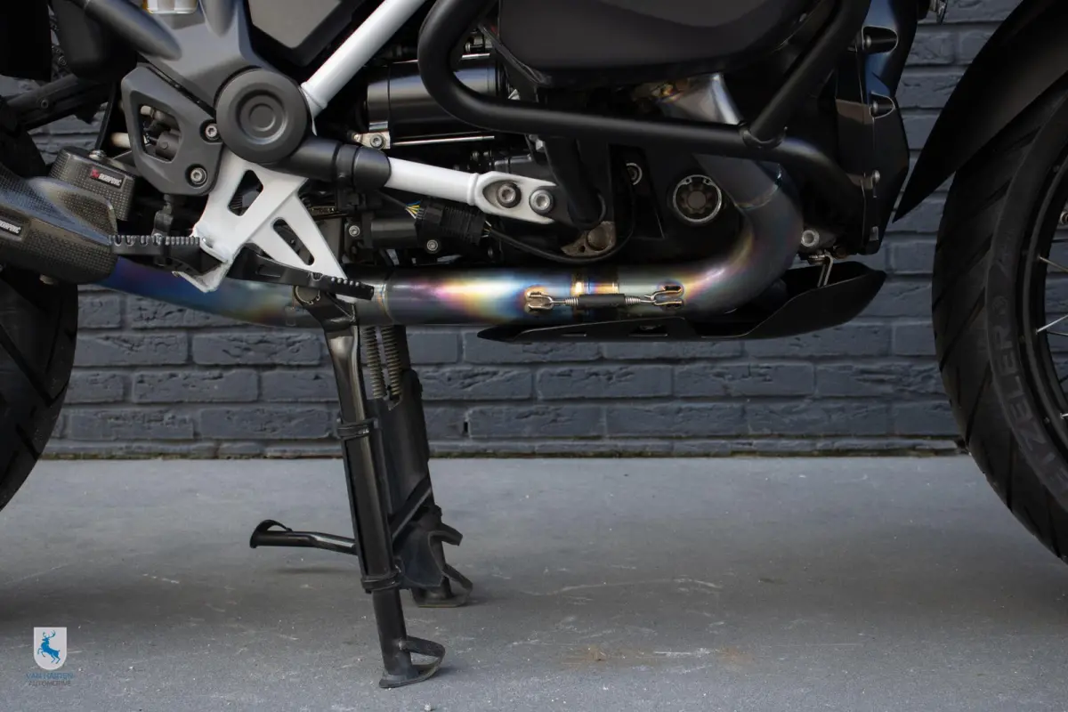 Dravit / Van Harten Design / Titanium Full Akrapovic