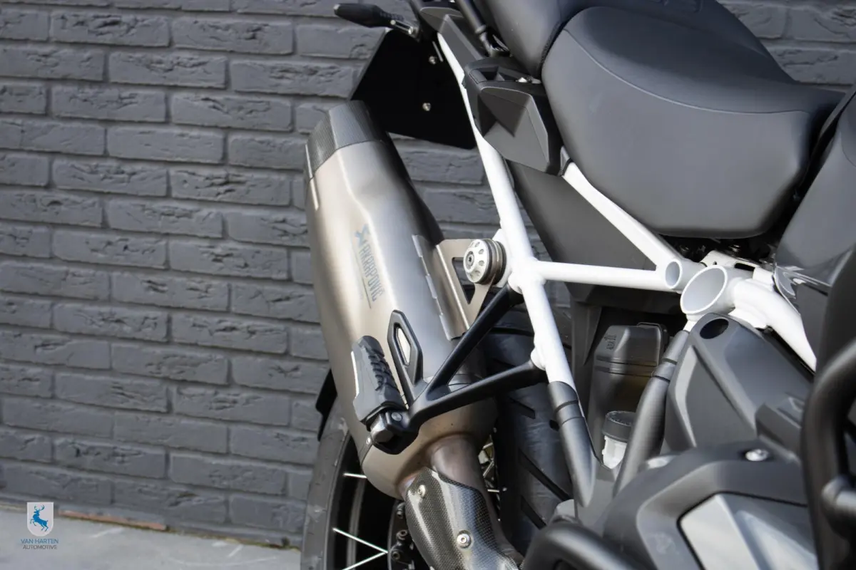 Dravit / Van Harten Design / Titanium Full Akrapovic