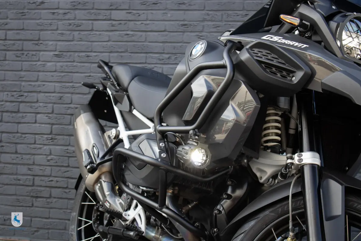 Dravit / Van Harten Design / Titanium Full Akrapovic