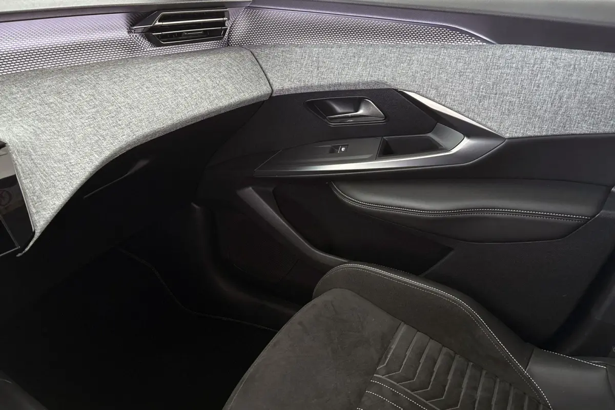 1.2 Hybrid 145 GT 7p Stuur-Stoelverwarming 360-Camera Keyless Apple CarPlay