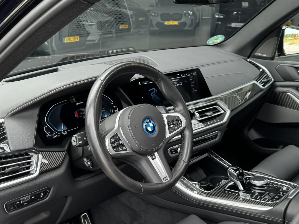 xDrive45e High Executive 398 PK | Carbon | Sky lounge | 4 wiel sturing | Trekhaak