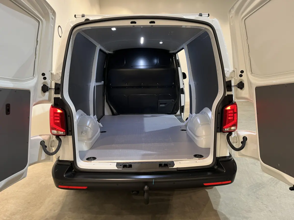 2.0 TDI L2H1 / Euro 6 / Schuifdeur L + R / Airco / CarPlay / Cruise Control  / Camera / Trekhaak / 3-Zits / 64.300 KM !!