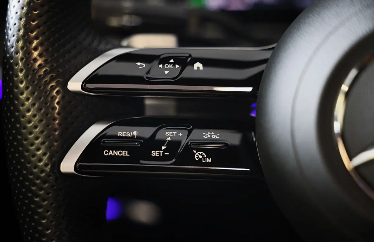 300 e AMG 53 Look / Head Up / Burmester / 360 Camera / Acc / Elek Stoelen / Memory / Open Pano / 20 Inch