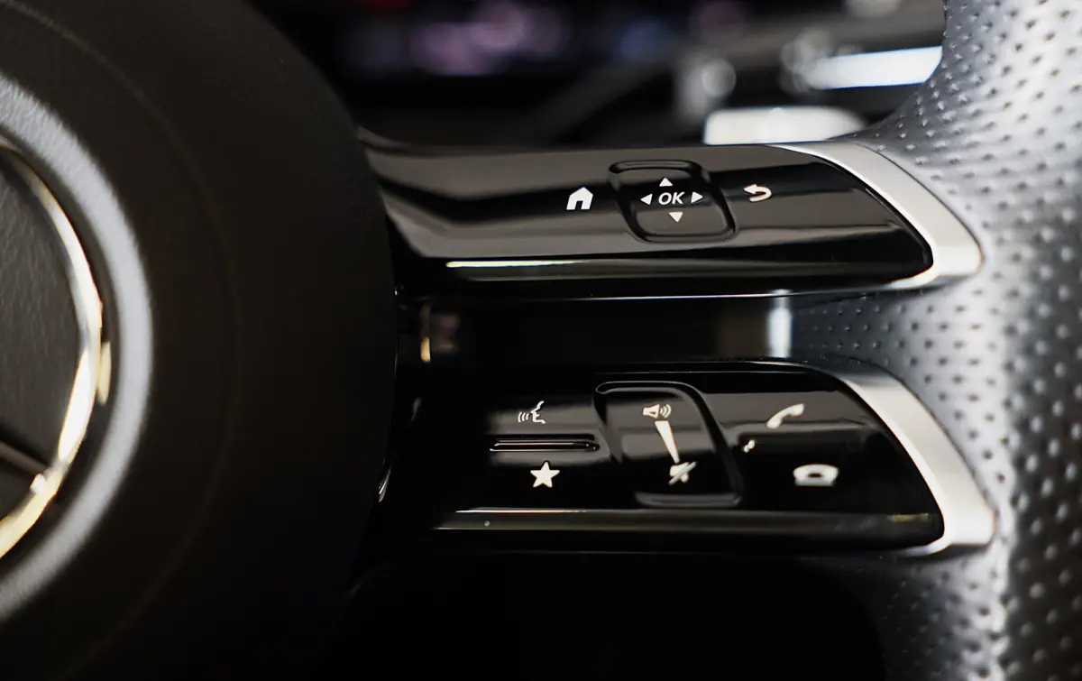 300 e AMG 53 Look / Head Up / Burmester / 360 Camera / Acc / Elek Stoelen / Memory / Open Pano / 20 Inch