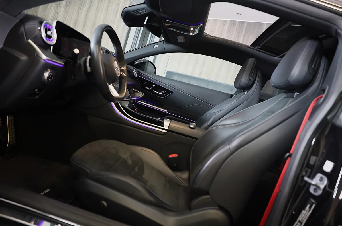 300 e AMG 53 Look / Head Up / Burmester / 360 Camera / Acc / Elek Stoelen / Memory / Open Pano / 20 Inch
