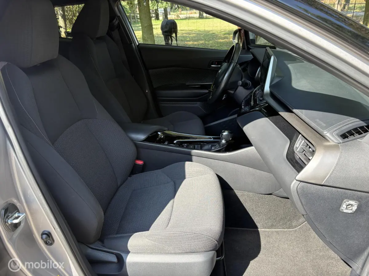 1.8 Hybrid Bi-Tone JBL Keyless all in rijklaar