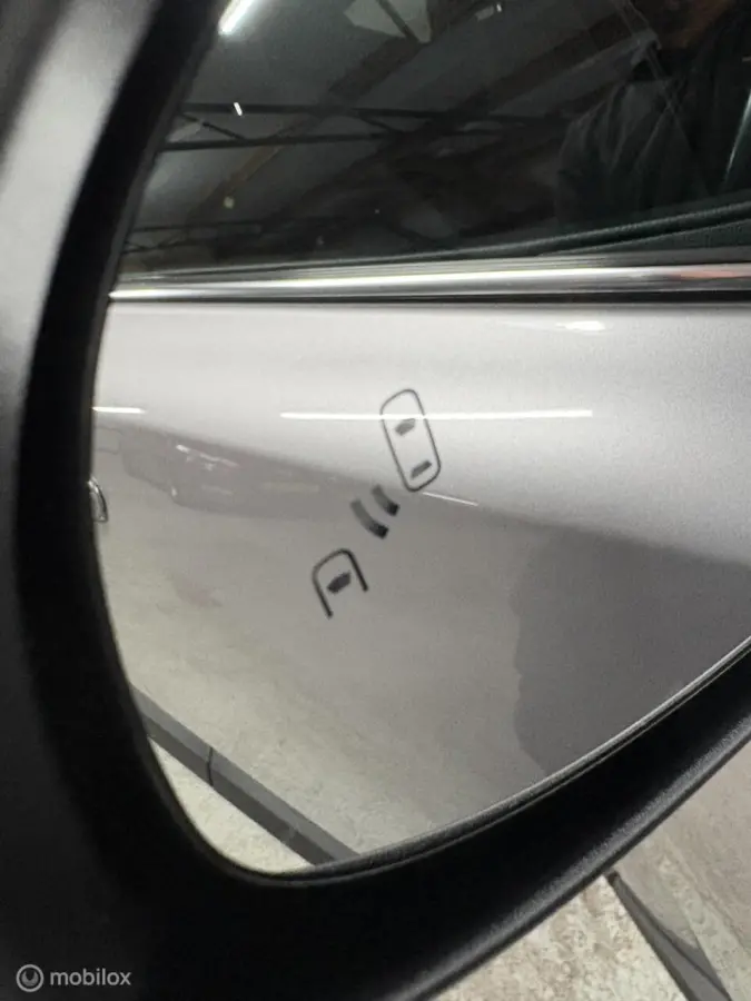 1.8 Hybrid Bi-Tone JBL Keyless all in rijklaar