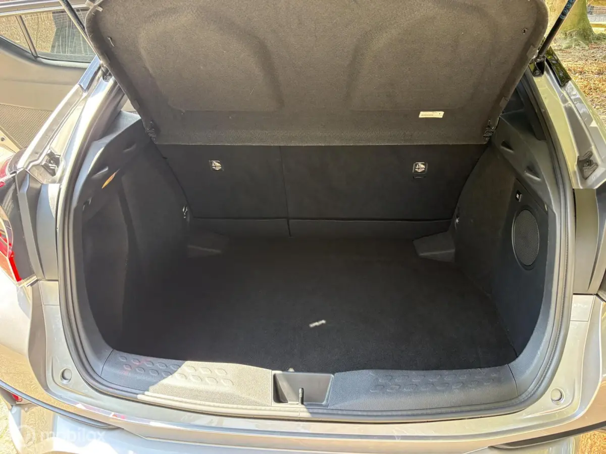 1.8 Hybrid Bi-Tone JBL Keyless all in rijklaar