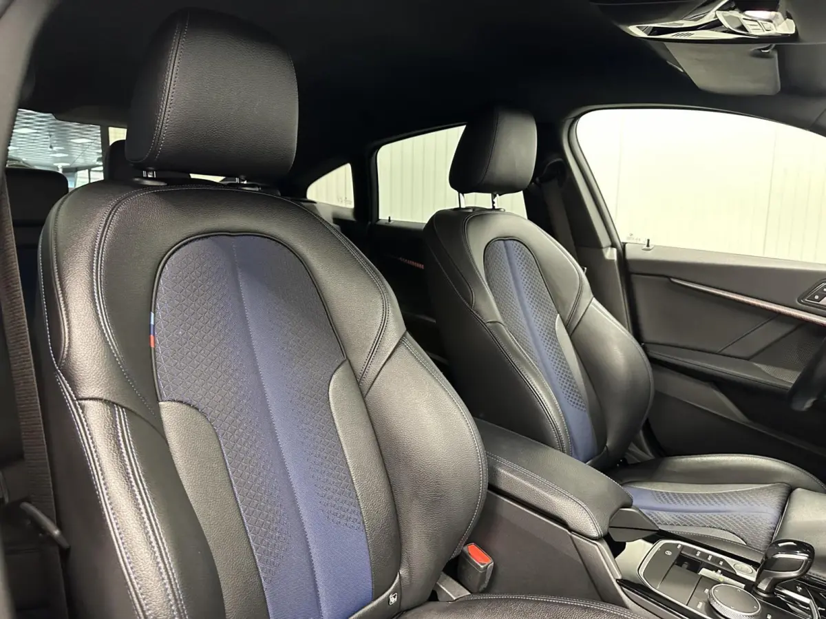 218i High Executive M Sport TREKHAAK CARPLAY NAVI ADAPTIEF CRUISE.