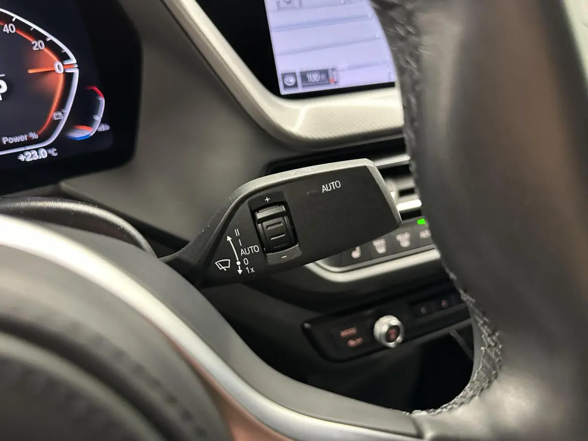 218i High Executive M Sport TREKHAAK CARPLAY NAVI ADAPTIEF CRUISE.