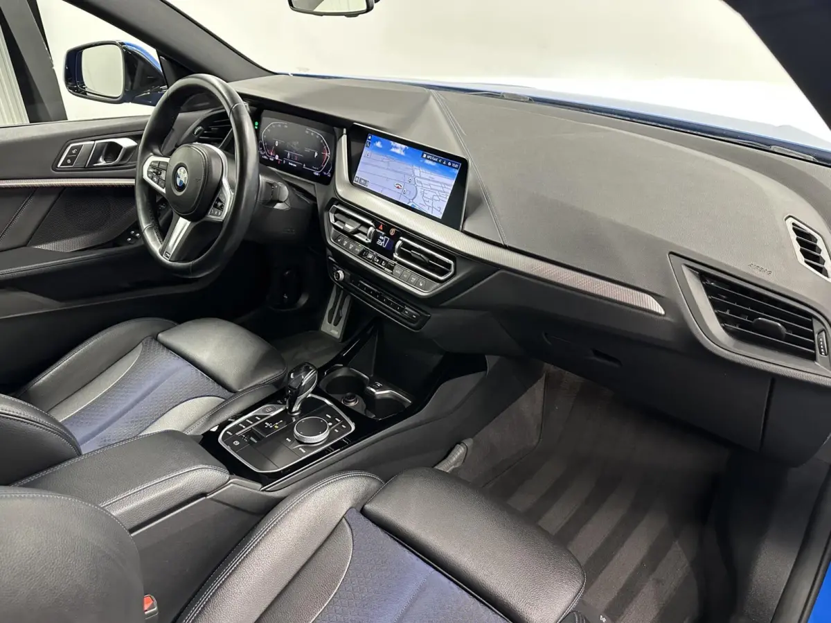 218i High Executive M Sport TREKHAAK CARPLAY NAVI ADAPTIEF CRUISE.