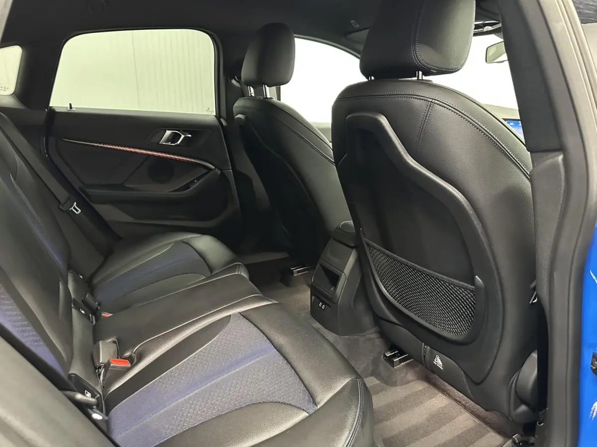 218i High Executive M Sport TREKHAAK CARPLAY NAVI ADAPTIEF CRUISE.