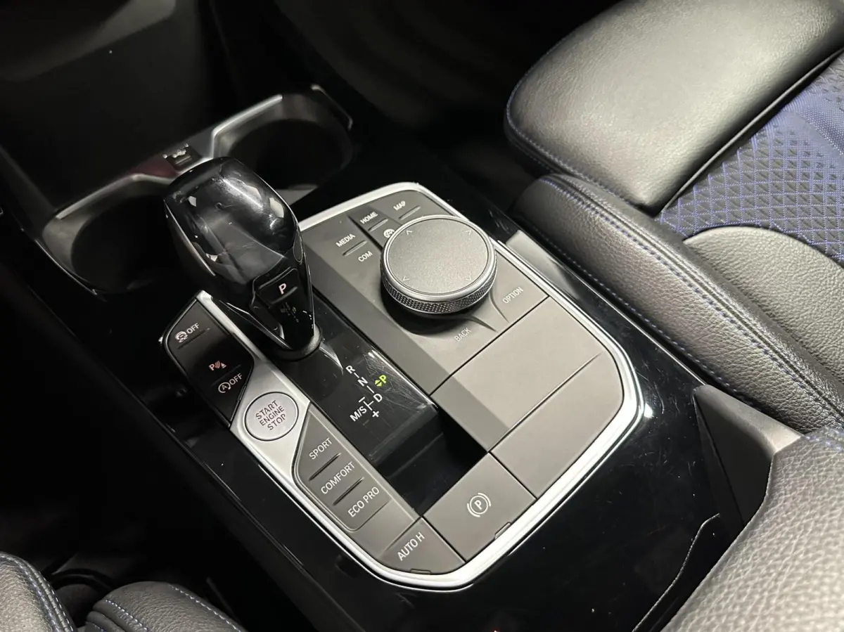 218i High Executive M Sport TREKHAAK CARPLAY NAVI ADAPTIEF CRUISE.