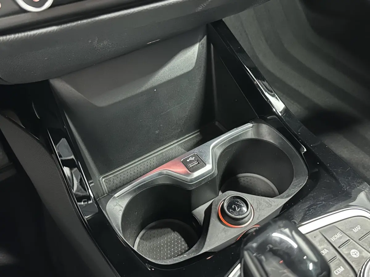 218i High Executive M Sport TREKHAAK CARPLAY NAVI ADAPTIEF CRUISE.