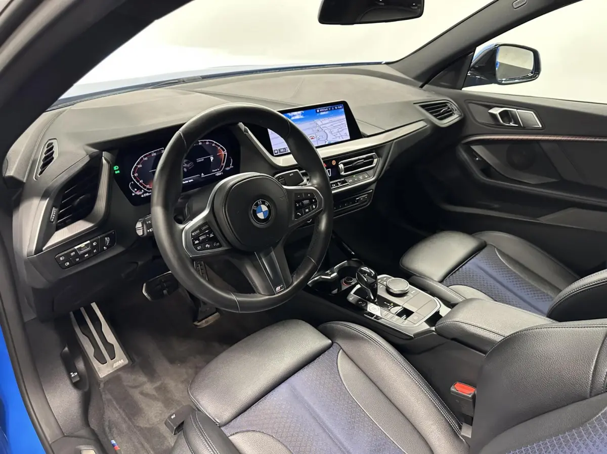 218i High Executive M Sport TREKHAAK CARPLAY NAVI ADAPTIEF CRUISE.