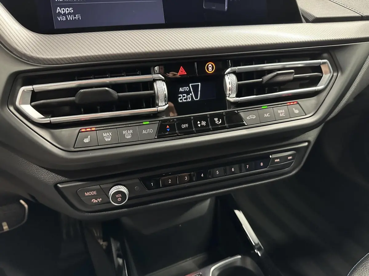 218i High Executive M Sport TREKHAAK CARPLAY NAVI ADAPTIEF CRUISE.