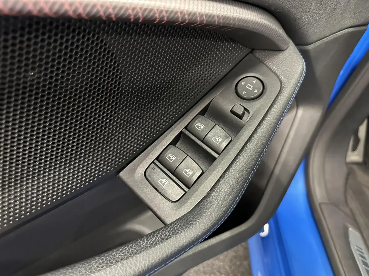 218i High Executive M Sport TREKHAAK CARPLAY NAVI ADAPTIEF CRUISE.
