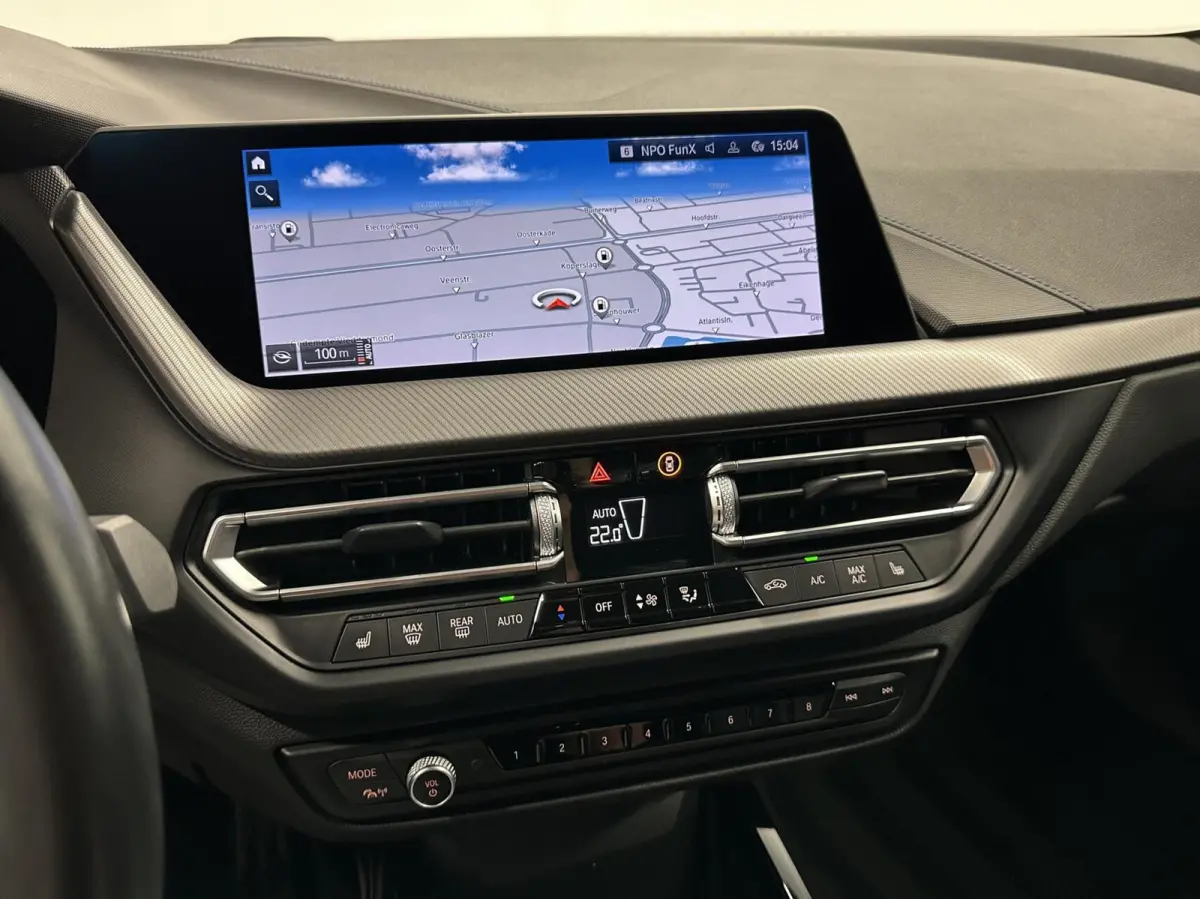 218i High Executive M Sport TREKHAAK CARPLAY NAVI ADAPTIEF CRUISE.